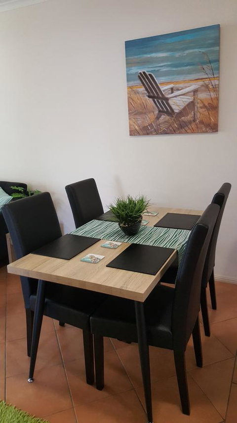 Jackies Holiday Apartment - Getaway Accommodation 18