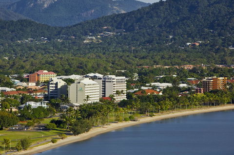 Cairns Harbourside Hotel - Getaway Accommodation 5