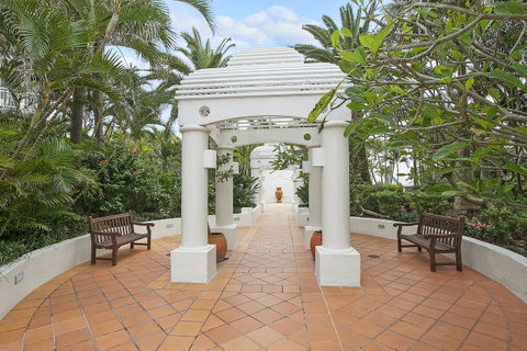 ULTIQA Burleigh Mediterranean Resort - Getaway Accommodation 18