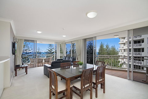 ULTIQA Burleigh Mediterranean Resort - Getaway Accommodation 4