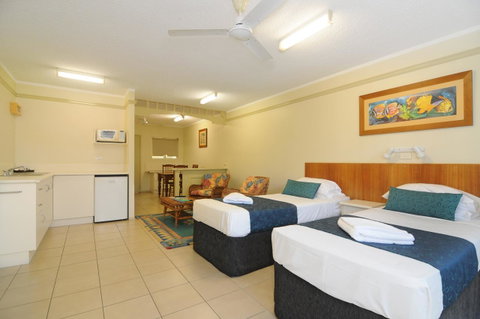Cairns Queenslander Hotel & Apartments - Getaway Accommodation 8