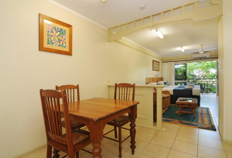 Cairns Queenslander Hotel & Apartments - Getaway Accommodation 21