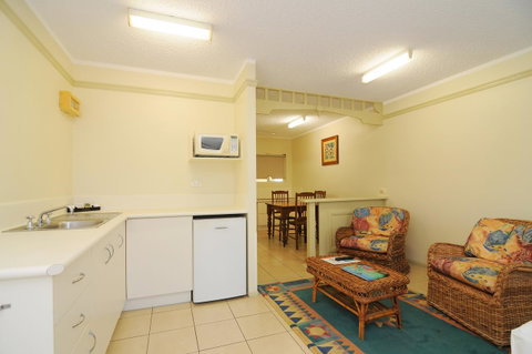 Cairns Queenslander Hotel & Apartments - Getaway Accommodation 20