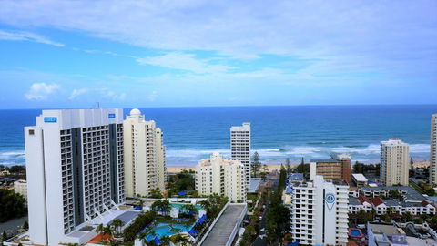 Chevron Renaissance - Private Apartments - Getaway Accommodation 24