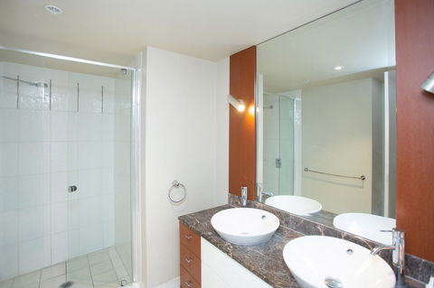 Chevron Renaissance - Private Apartments - Getaway Accommodation 3