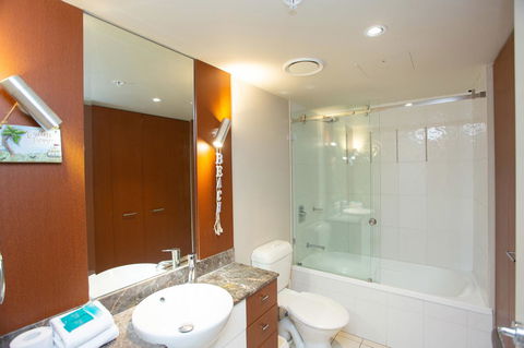 Chevron Renaissance - Private Apartments - Getaway Accommodation 4