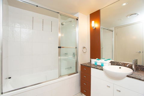 Chevron Renaissance - Private Apartments - Getaway Accommodation 14