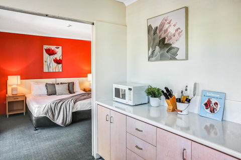 Coral Tree Inn - Getaway Accommodation 3