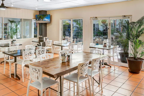 Coral Tree Inn - Getaway Accommodation 26