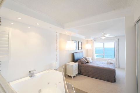 Pacific Plaza Apartments - Getaway Accommodation 24