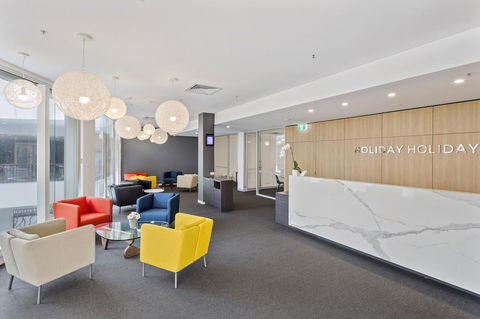 Holiday Holiday Circle On Cavill Apartments - Getaway Accommodation 29