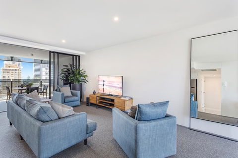 Holiday Holiday Circle On Cavill Apartments - Getaway Accommodation 8