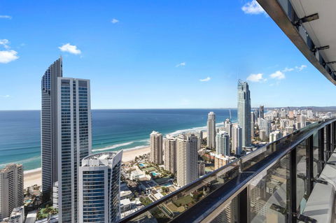 Holiday Holiday Circle On Cavill Apartments - Getaway Accommodation 27