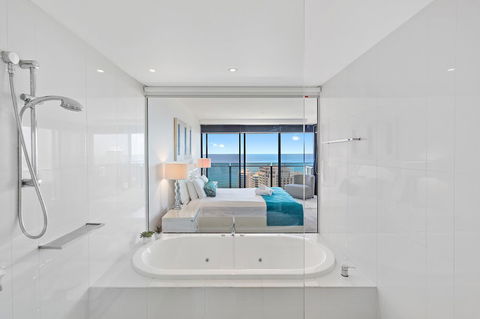 Holiday Holiday Circle On Cavill Apartments - Getaway Accommodation 39