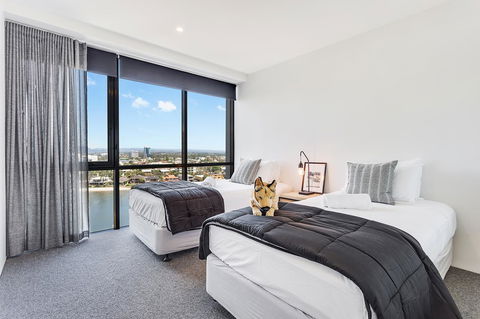 Holiday Holiday Circle On Cavill Apartments - Getaway Accommodation 43
