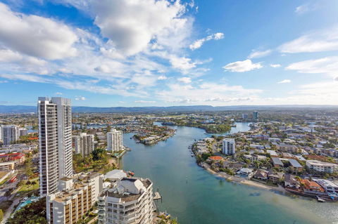 Holiday Holiday Circle On Cavill Apartments - Getaway Accommodation 6