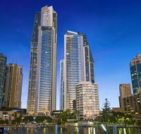 Holiday Holiday Circle On Cavill Apartments - Getaway Accommodation