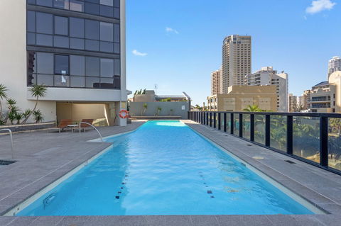 Holiday Holiday Circle On Cavill Apartments - Getaway Accommodation 30
