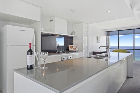 Holiday Holiday Circle On Cavill Apartments - Getaway Accommodation 38