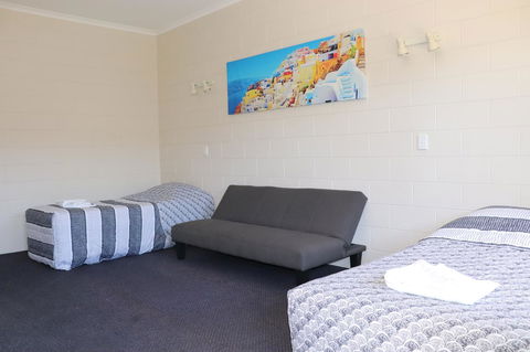 YAL Cairns - A Motel That Makes A Difference - Getaway Accommodation 23