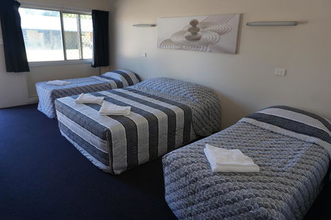 YAL Cairns - A Motel That Makes A Difference - Getaway Accommodation 1