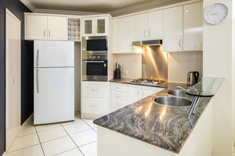 Jack And Newell Holiday Apartments - Getaway Accommodation 30