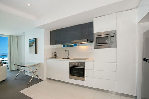 Number 1 H Residences - WiFi, Parking & More By Gold Coast Holidays - Getaway Accommodation 2