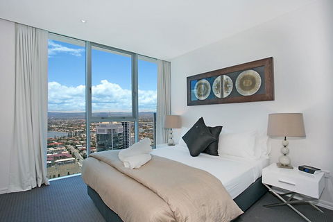 Number 1 H Residences - WiFi, Parking & More By Gold Coast Holidays - Getaway Accommodation 5