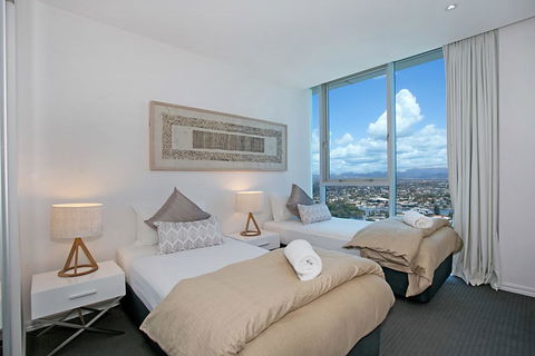 Number 1 H Residences - WiFi, Parking & More By Gold Coast Holidays - Getaway Accommodation 4