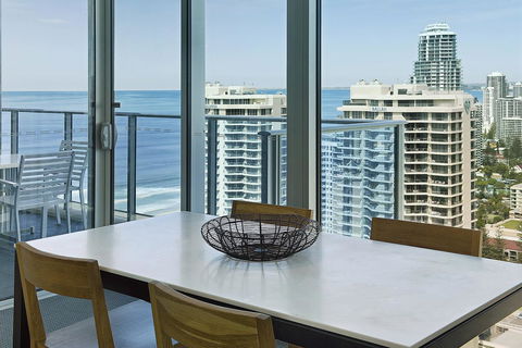 Number 1 H Residences - WiFi, Parking & More By Gold Coast Holidays - Getaway Accommodation 17