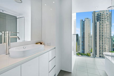 Number 1 H Residences - WiFi, Parking & More By Gold Coast Holidays - Getaway Accommodation 29
