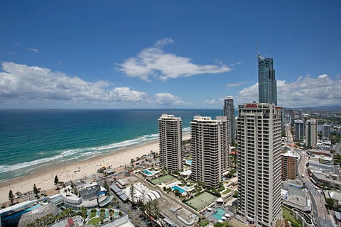Number 1 H Residences - WiFi, Parking & More By Gold Coast Holidays - Getaway Accommodation 9