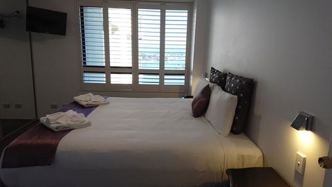 Surfers Hawaiian Holiday Apartments - Getaway Accommodation 10
