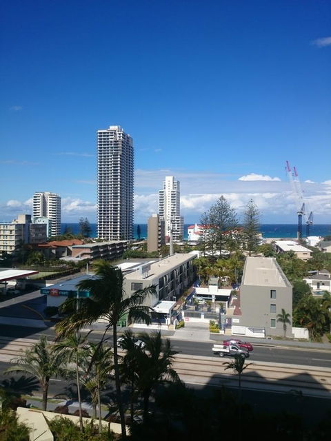 Surfers Hawaiian Holiday Apartments - Getaway Accommodation 32