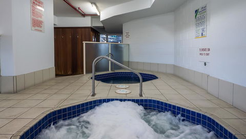 Surfers Hawaiian Holiday Apartments - Getaway Accommodation 26