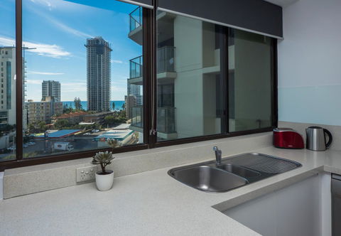 Surfers Hawaiian Holiday Apartments - Getaway Accommodation 25