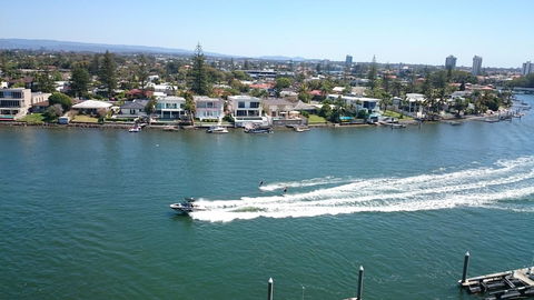Surfers Hawaiian Holiday Apartments - Getaway Accommodation 14