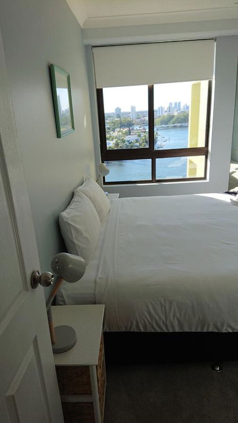 Surfers Hawaiian Holiday Apartments - Getaway Accommodation 11