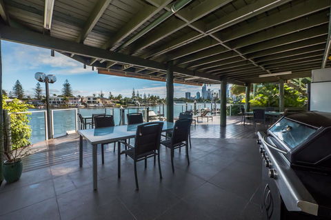 Surfers Hawaiian Holiday Apartments - Getaway Accommodation 31