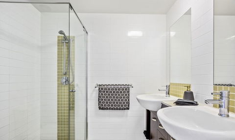 Wings Resort, Apartments And 2 Story Penthouses - We Accommodate - Getaway Accommodation 3