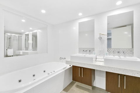 Wings Resort, Apartments And 2 Story Penthouses - We Accommodate - Getaway Accommodation 23