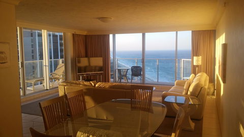 Hi Surf Beachfront Resort Apartments - Getaway Accommodation 2