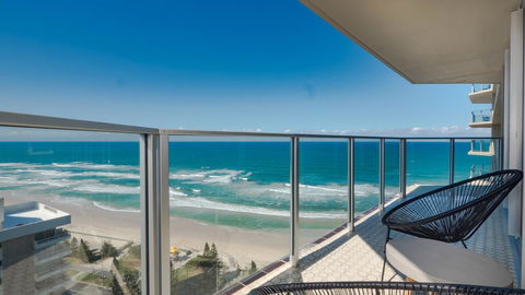 Hi Surf Beachfront Resort Apartments - Getaway Accommodation 0