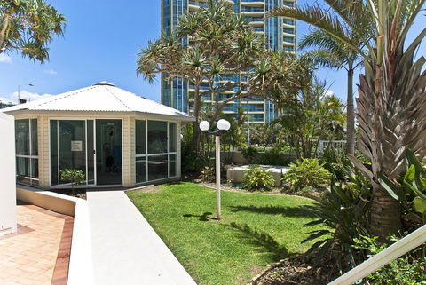 Hi Surf Beachfront Resort Apartments - Getaway Accommodation 21
