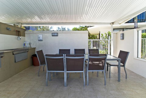 Hi Surf Beachfront Resort Apartments - Getaway Accommodation 32
