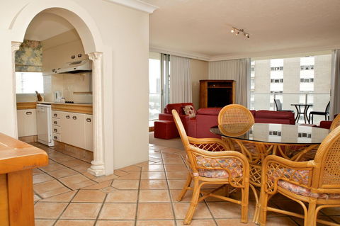 Hi Surf Beachfront Resort Apartments - Getaway Accommodation 23