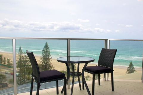 Hi Surf Beachfront Resort Apartments - Getaway Accommodation 12