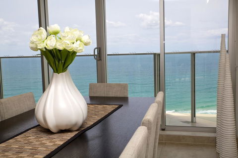 Hi Surf Beachfront Resort Apartments - Getaway Accommodation 25