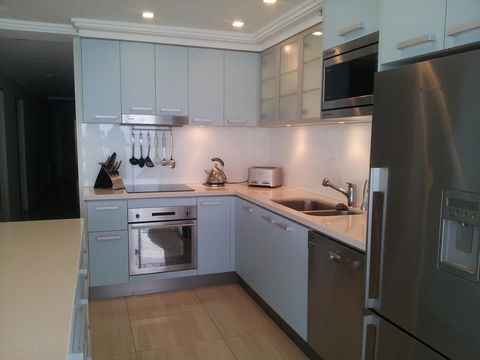 Hi Surf Beachfront Resort Apartments - Getaway Accommodation 4