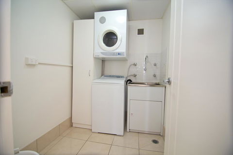 Hi Surf Beachfront Resort Apartments - Getaway Accommodation 15
